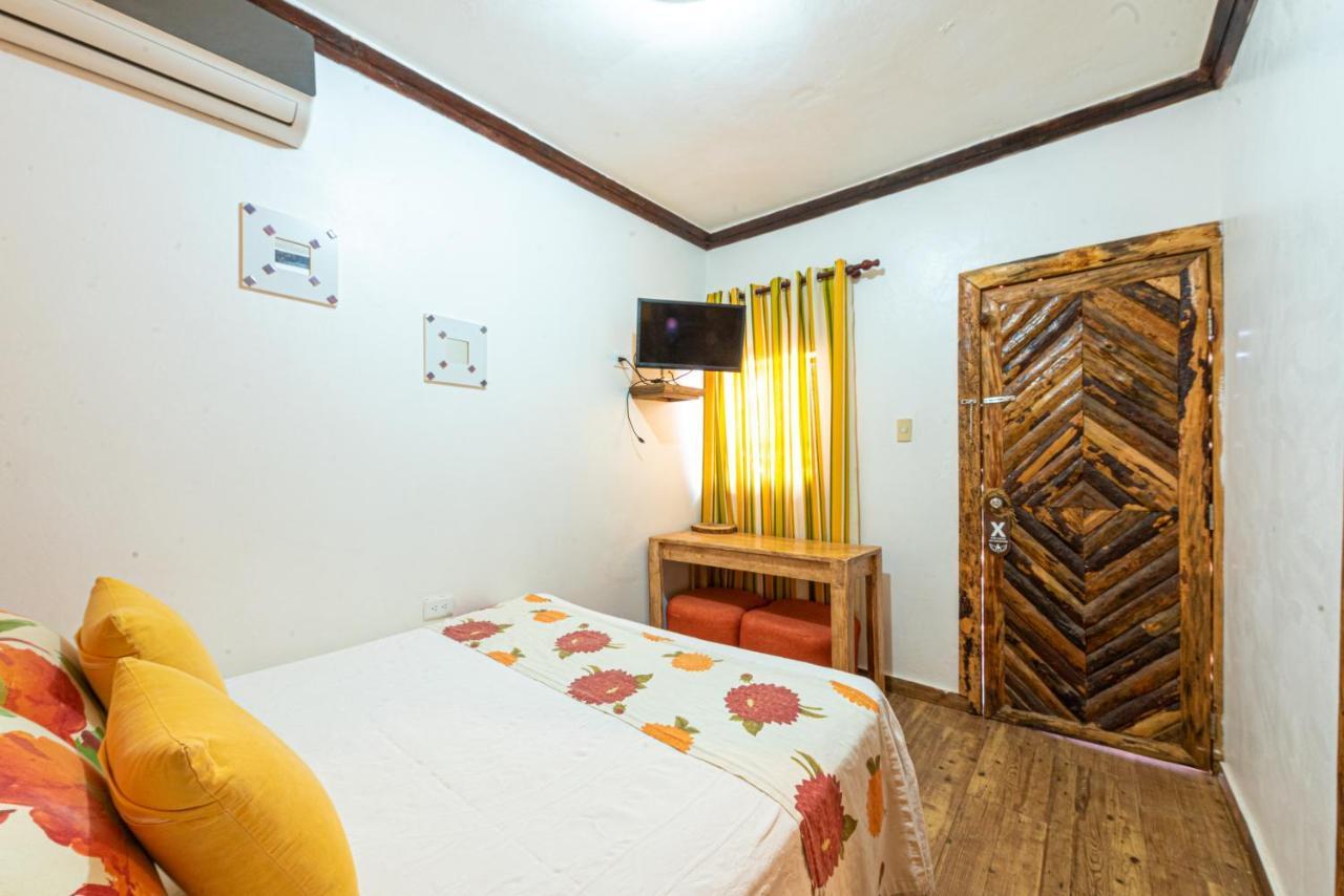 Vista De Aguilas Ecolodge Педерналес Екстериор снимка