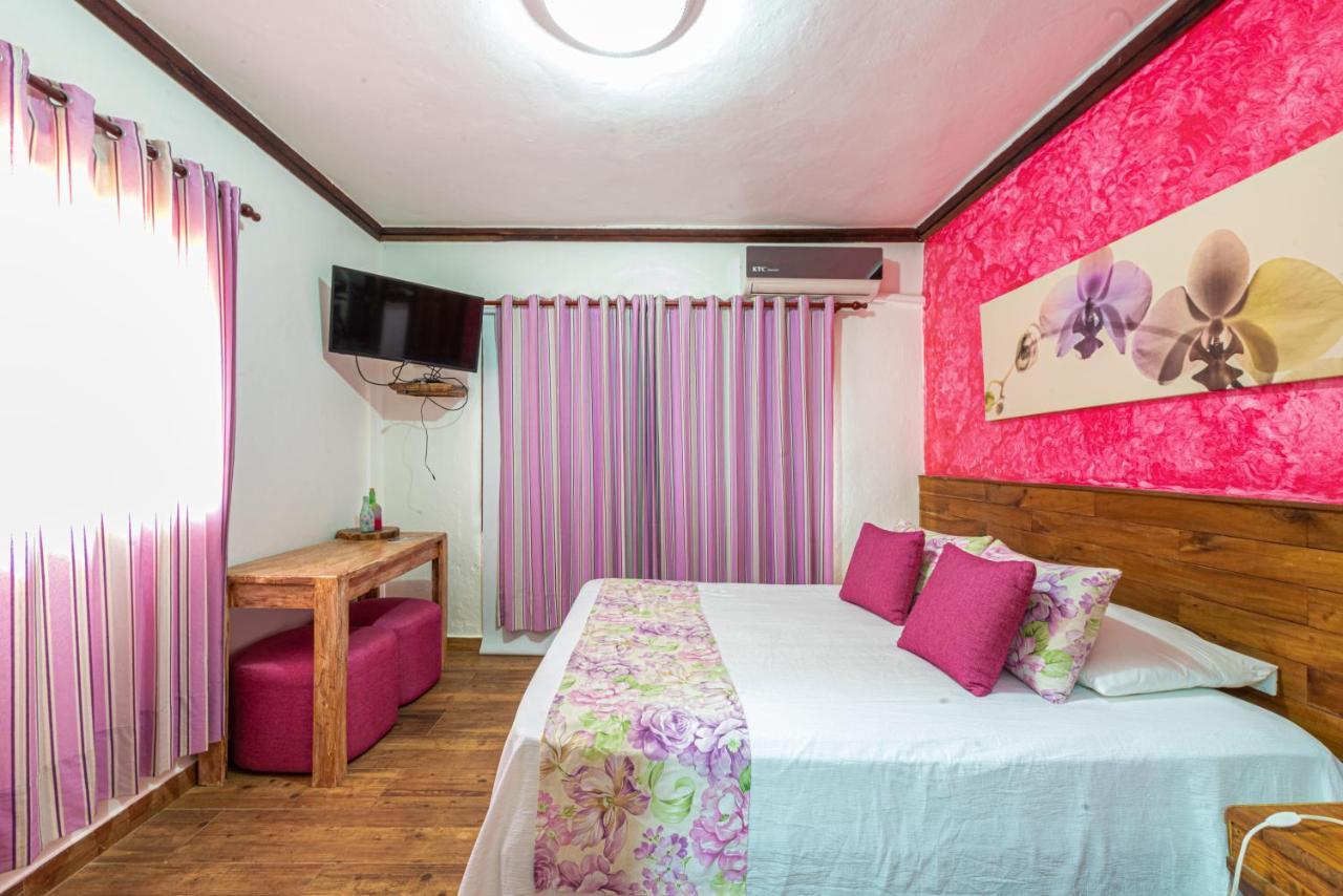Vista De Aguilas Ecolodge Педерналес Екстериор снимка