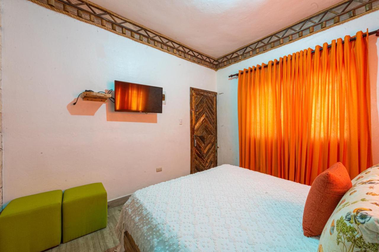 Vista De Aguilas Ecolodge Педерналес Екстериор снимка