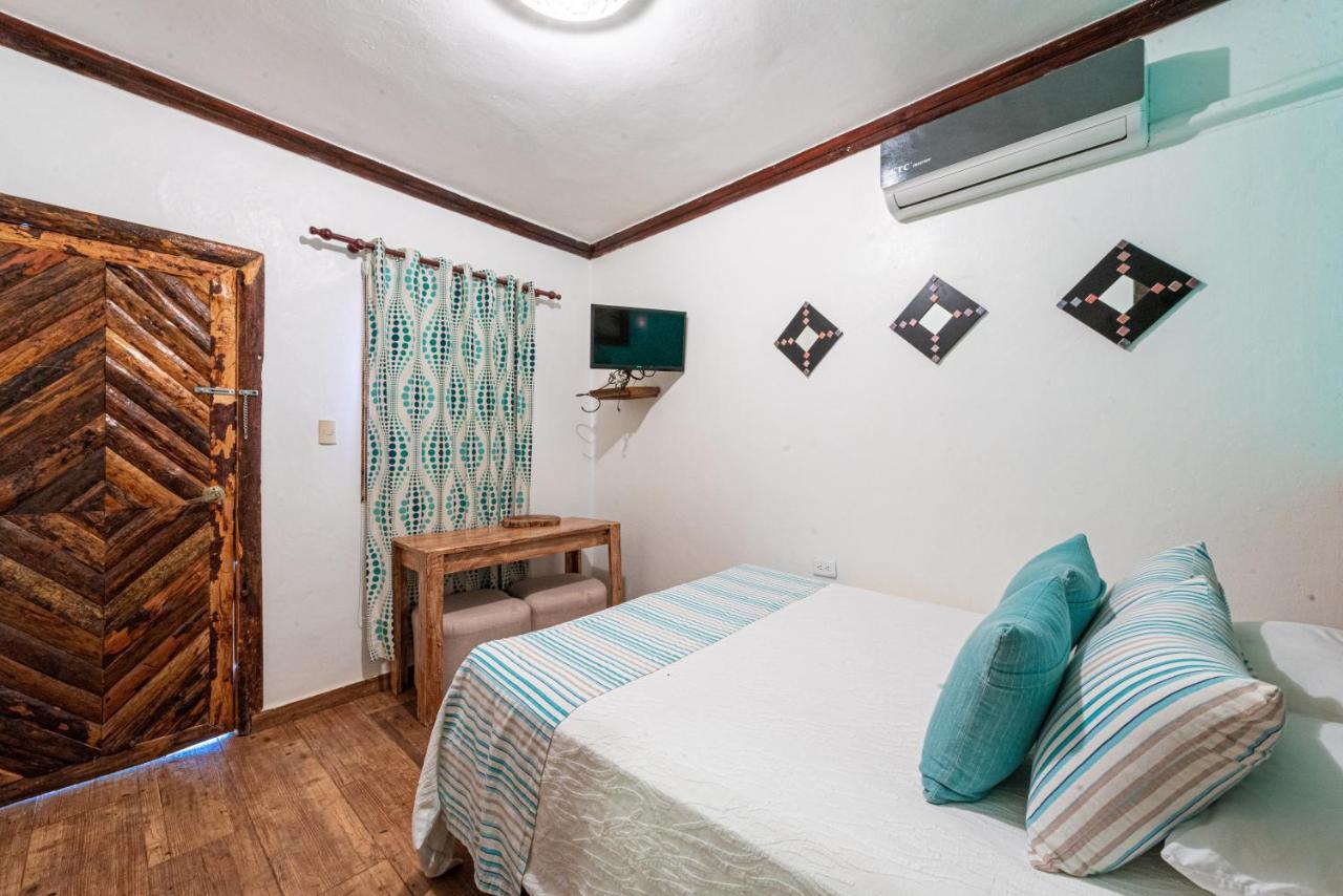 Vista De Aguilas Ecolodge Педерналес Екстериор снимка