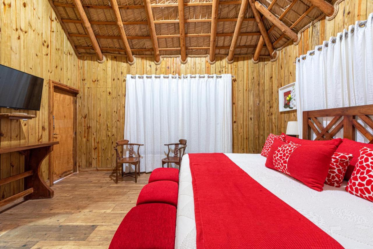 Vista De Aguilas Ecolodge Педерналес Екстериор снимка
